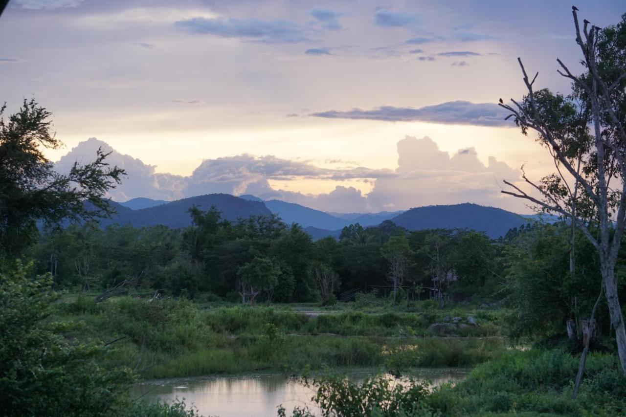 I Love Phants Lodge Ban Huai Thawai Ngoại thất bức ảnh